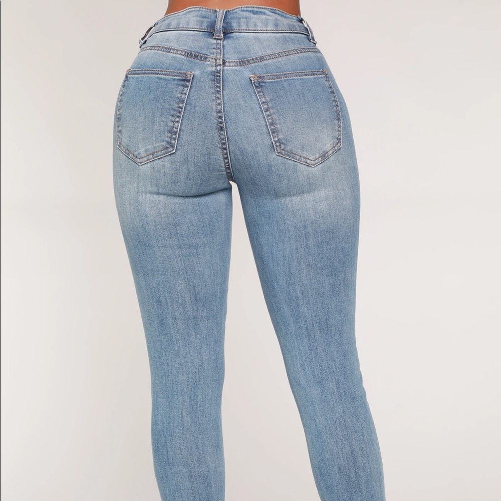 Fashion Nova Stir it up Skinny Jeans Light Wash Denim - Picture 5 of 5